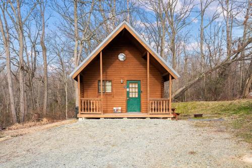 North East House | Amazing Getaway: Enjoy our Cozy Log Cabins on the Chesapeake Bay!