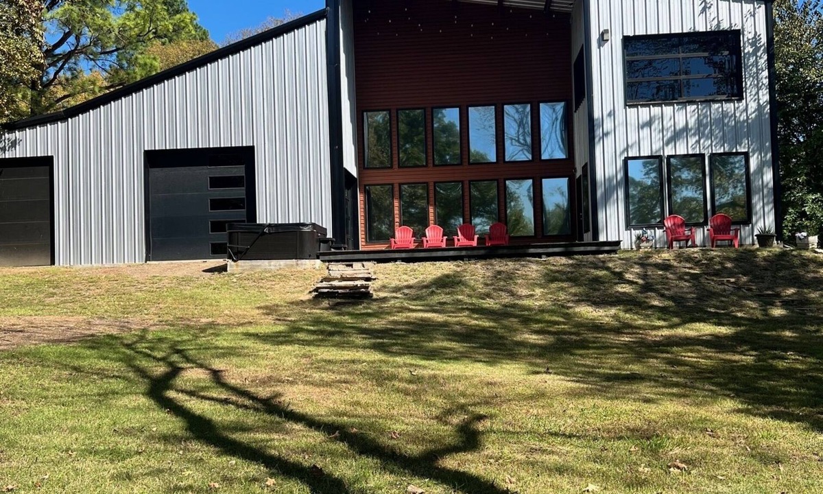 Porum House | Amazing lake front property