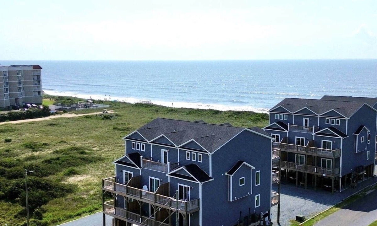 McCutcheon Field House | Amazing Ocean & Bay Views, 2 King Suites, & Pool!