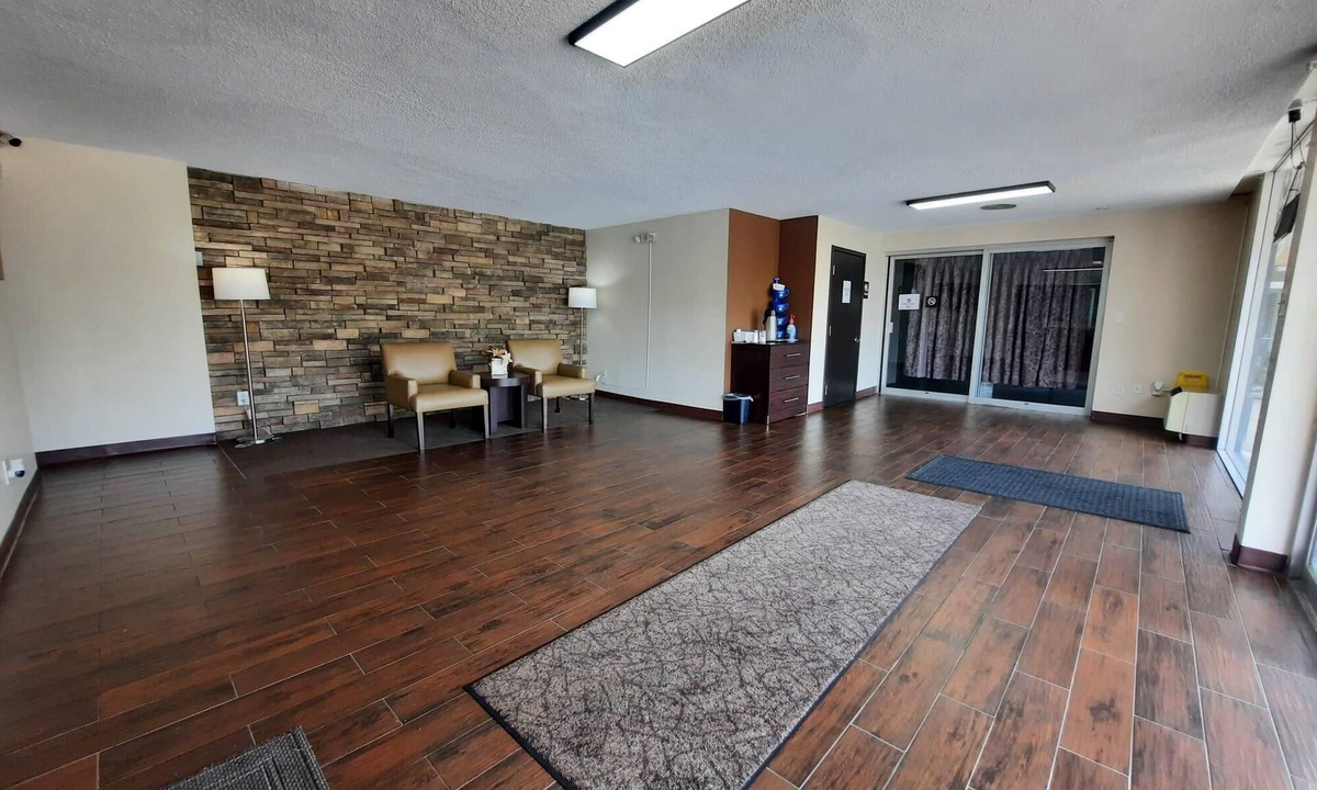 Moline Hotel | Americas Best Value Inn Moline