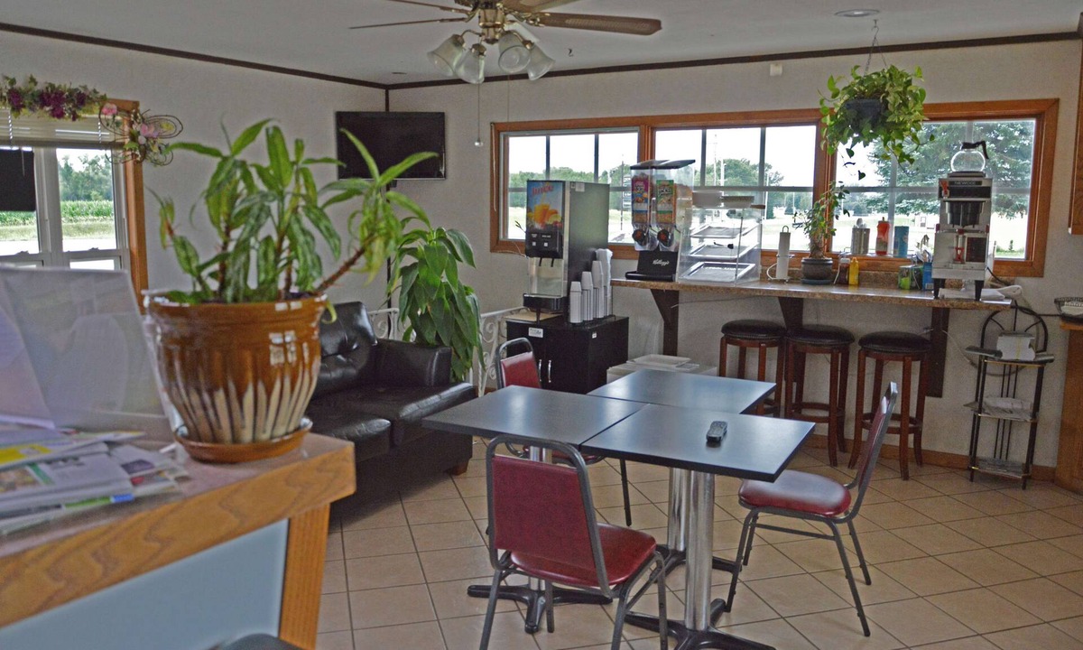 Emmetsburg Hotel | Americas Best Value Inn Suburban Motel
