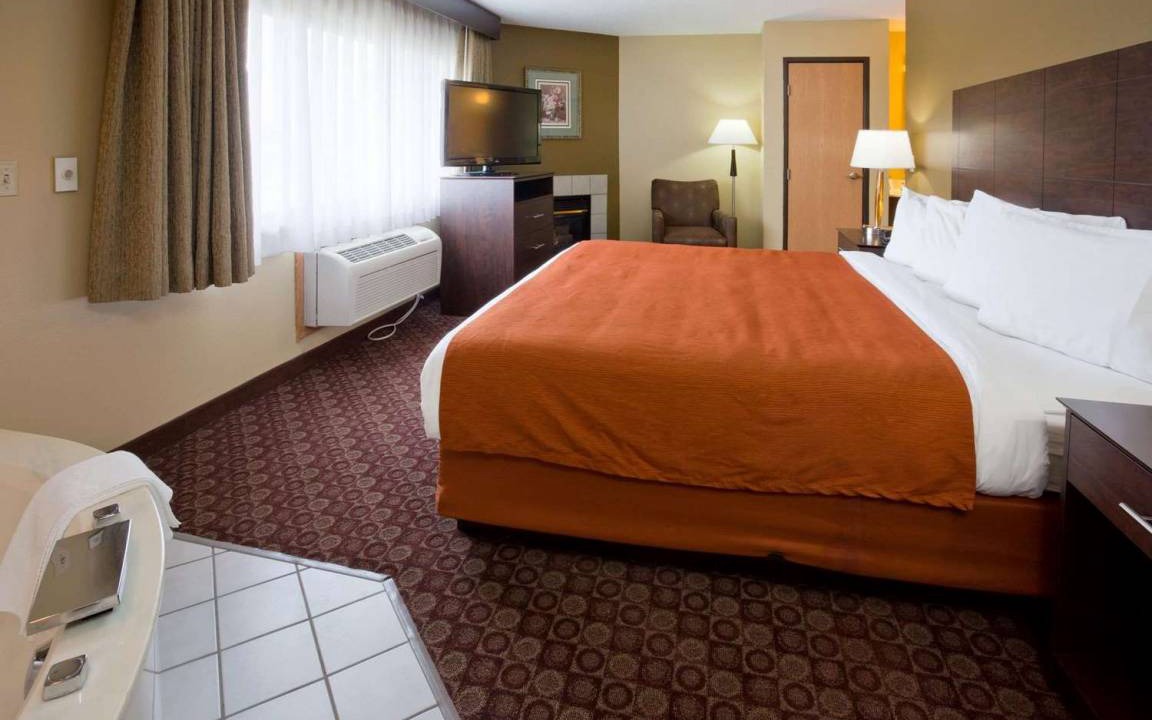 Blue Earth Hotel | AmericInn by Wyndham Blue Earth