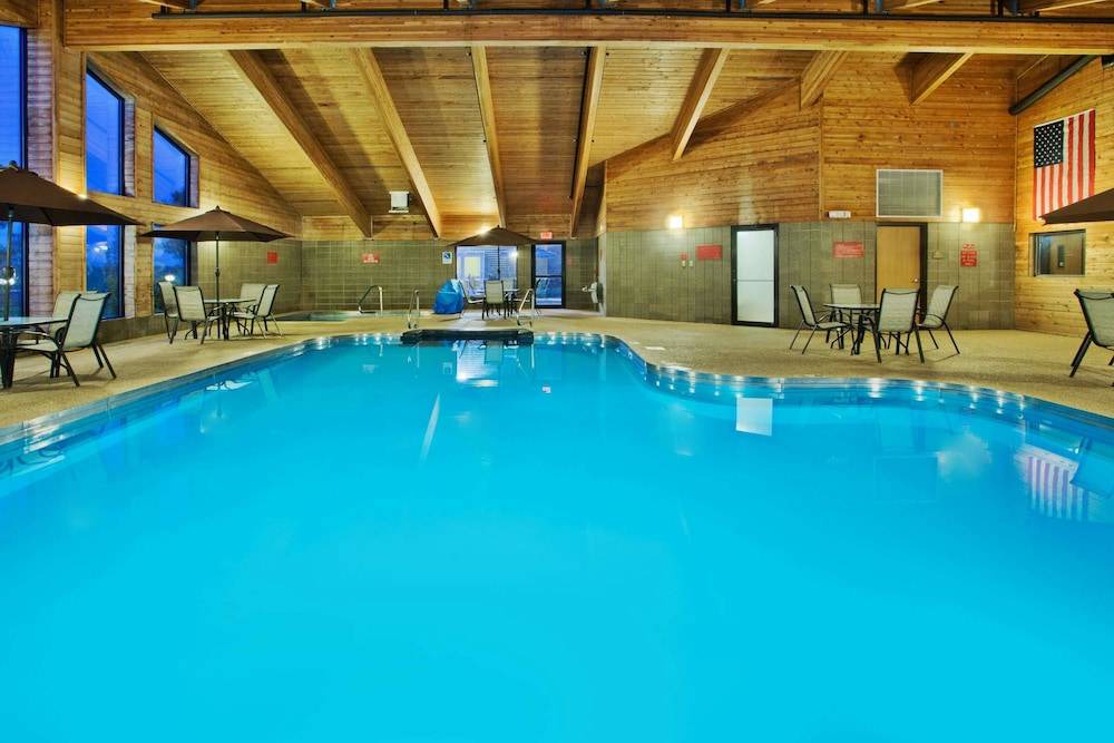 Aberdeen Hotel | AmericInn by Wyndham Aberdeen - Event Center