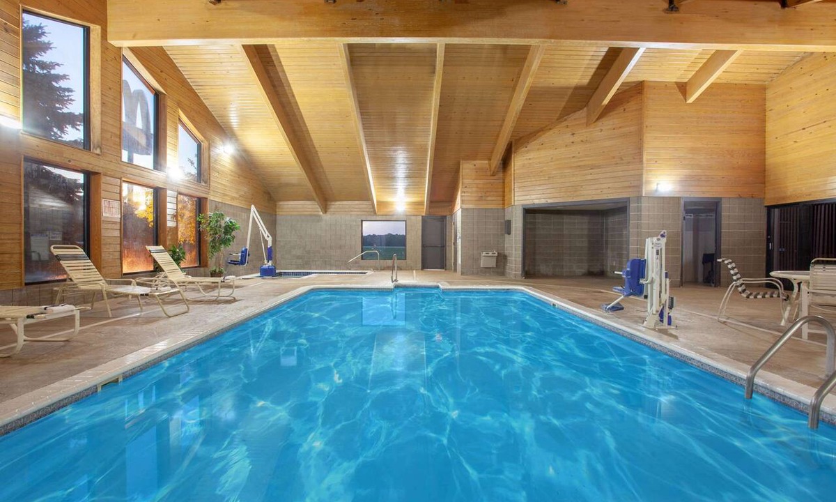 Albert Lea Hotel | AmericInn by Wyndham Albert Lea