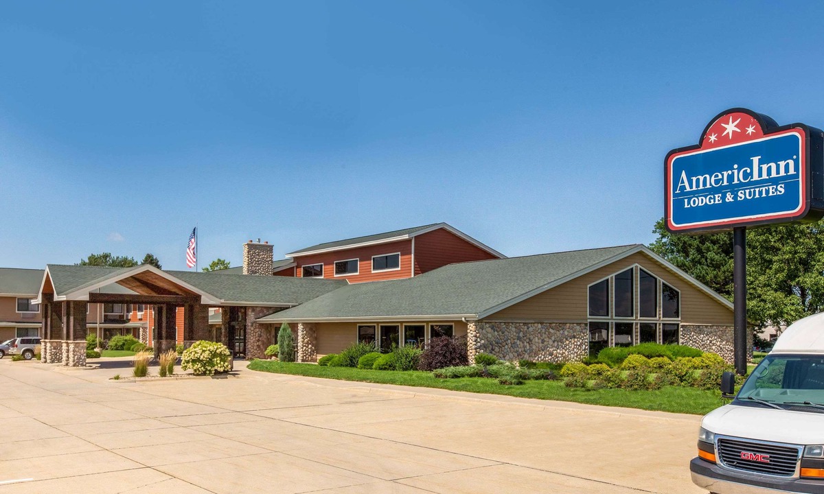 Cedar Falls Hotel | AmericInn by Wyndham Cedar Falls