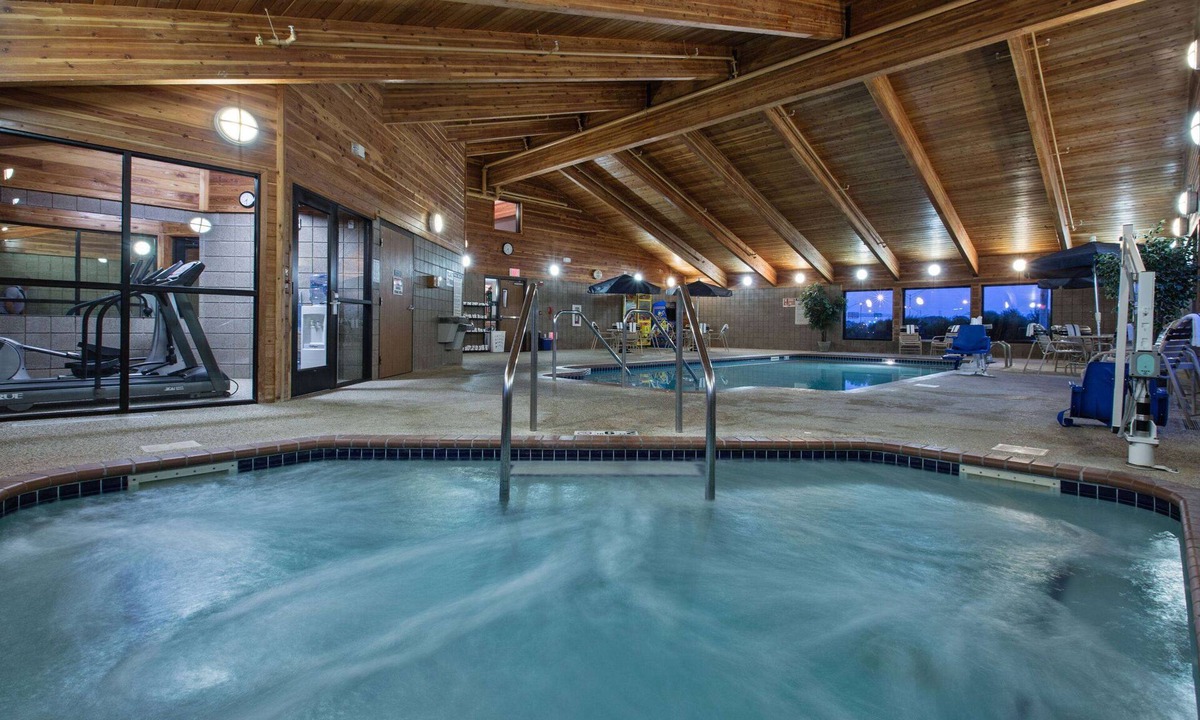 Fort Dodge Hotel | AmericInn by Wyndham Fort Dodge