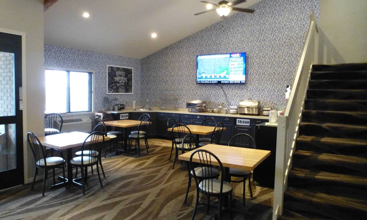 Mitchell Hotel | AmericInn by Wyndham Mitchell