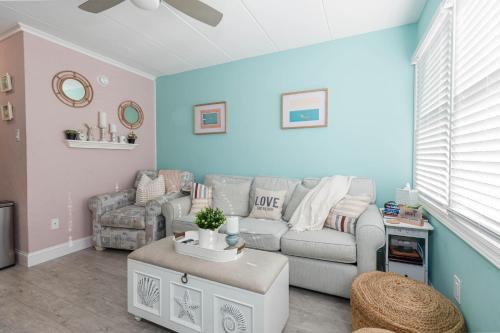 North Wildwood Apartment | Ashore Beach Retreat-1BR 1BA with pool, parking, 1 & half block to Beach & Boardwalk, Morey's Pier
