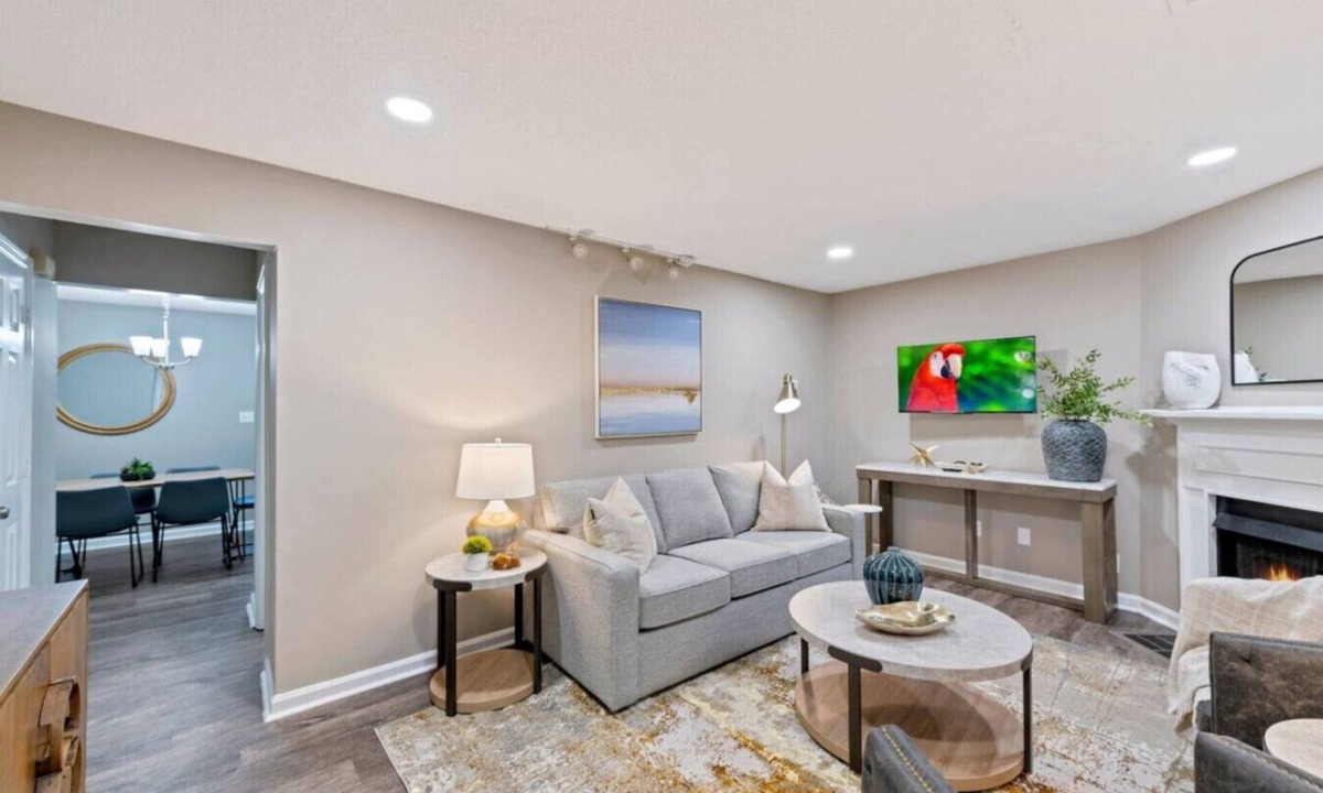 Woodstock Villa | ATH - Downtown Woodstock Luxury - Walk to Cherokee Amphitheater (1/4 mile) 3 Bedroom