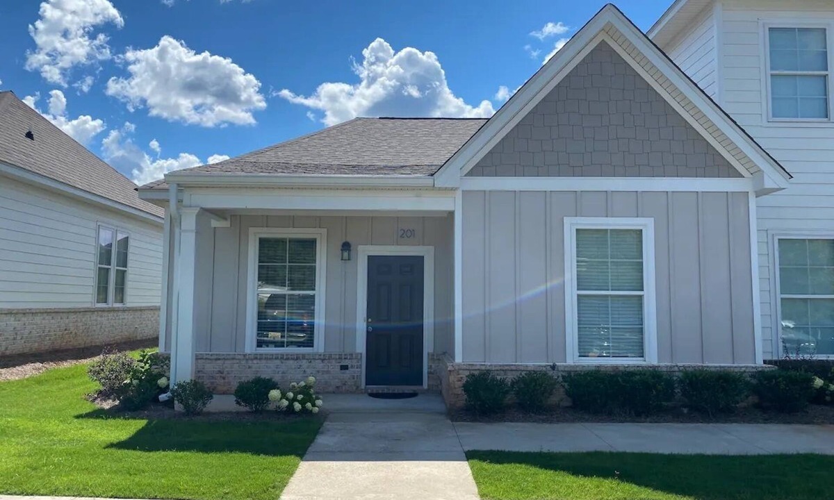 Opelika House | Auburn Gameday Townhome