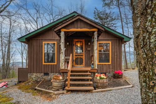 Sevierville Villa | Authentic, Rustic, Cute & Cozy!