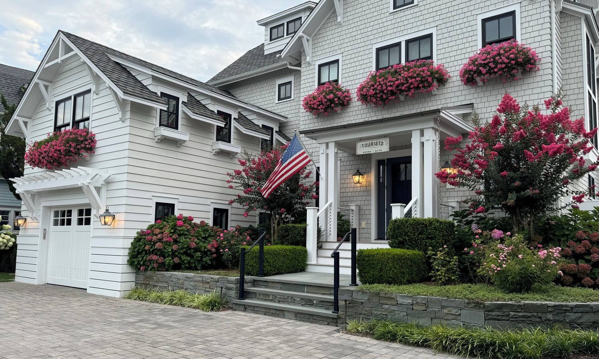 Avalon House | AVALON Bay Front Home with pool, decks and dock. Spacious 5-bedroom, 4.5 bath