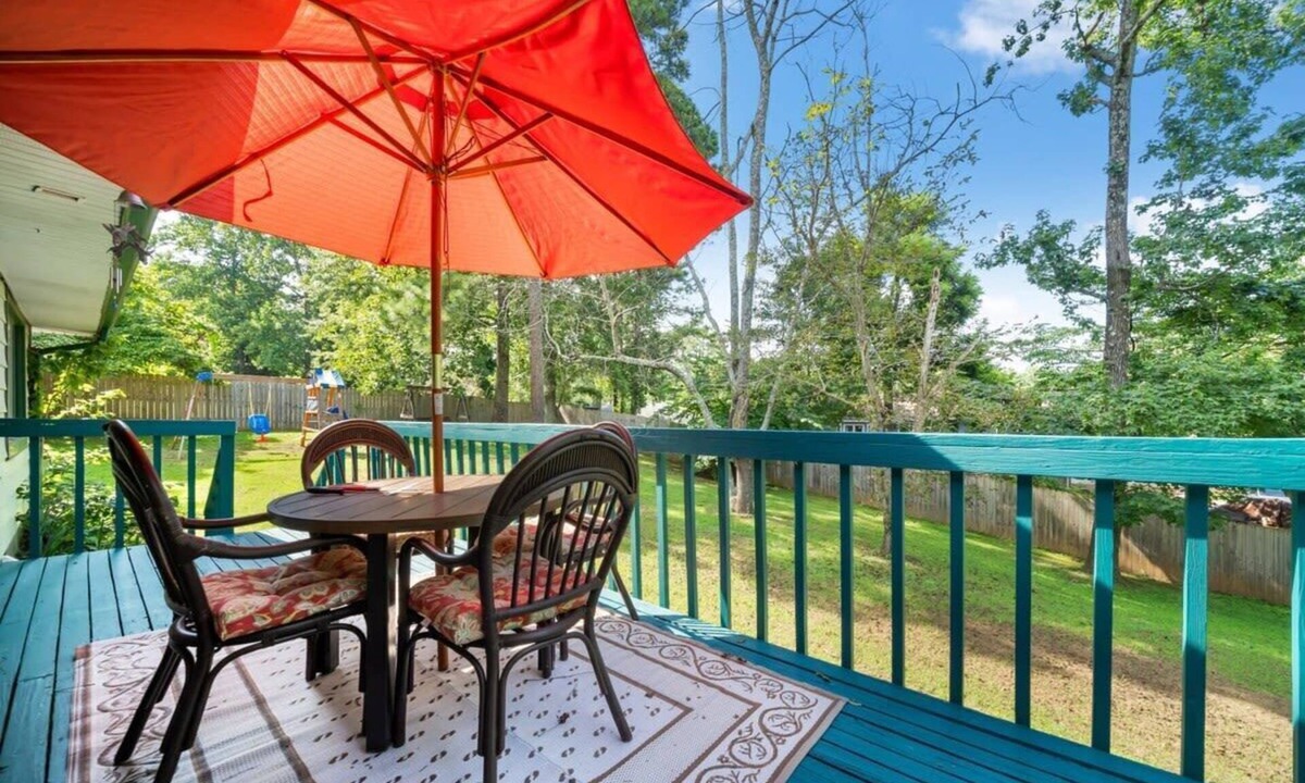 Madison House | Backyard and Near Space Center - Jolly Green Giant