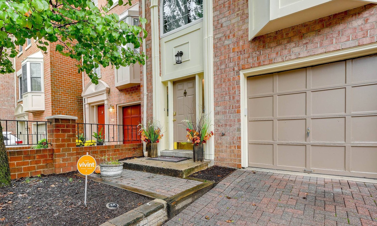 Garrison House | Baltimore Area Townhome ~ 16 Mi to Downtown!