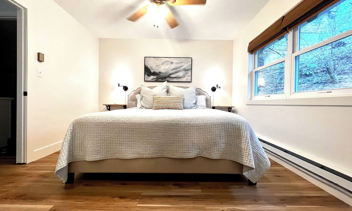 Mill Ridge House | Banner Elk house sleeps 8. Minutes to everything!