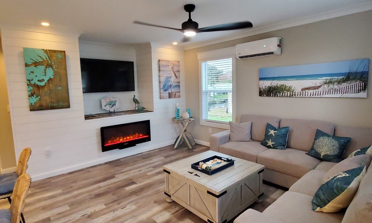 Colington House | Barefoot Bungalow - 1 BR on Canal! - 15 Miles from OBX