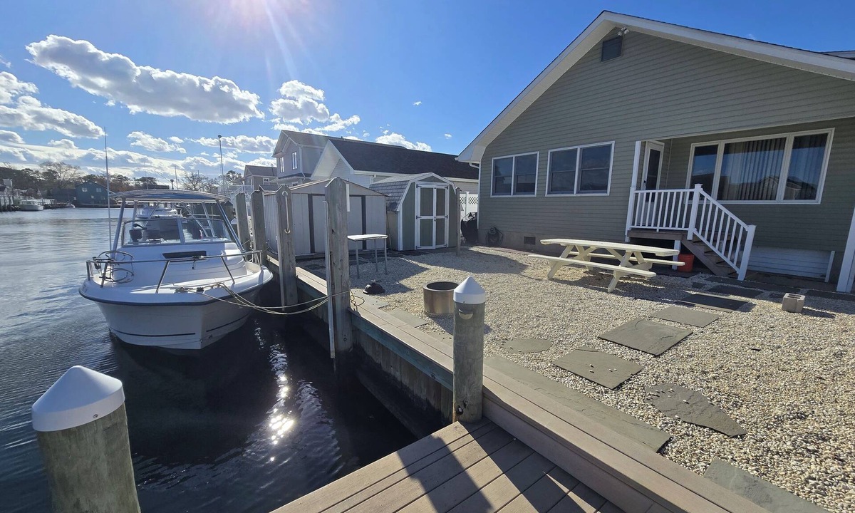 Ortley Beach House | Barnegat Bay Waterfront 4-bedroom House with Dock. Short drive from NYC
