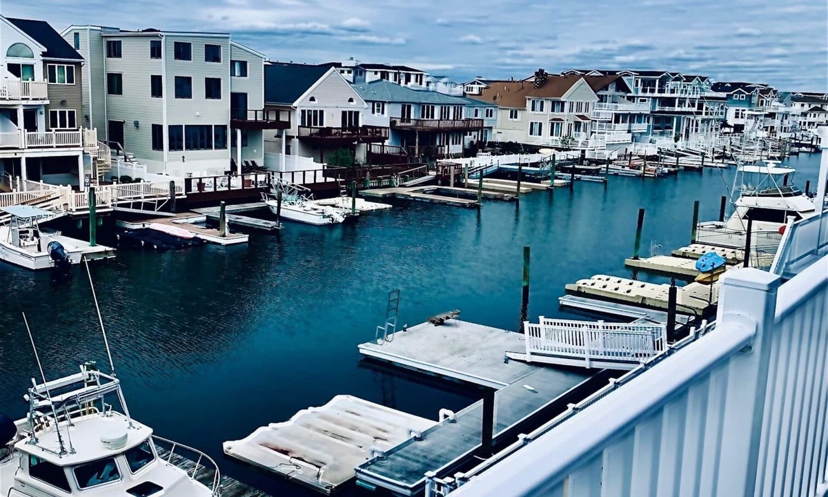 Sea Isle City Condo | Bay Front Property in Walking Distance to the Beach and Local Ammenities