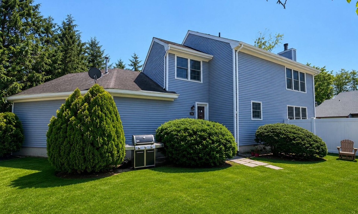 Point Pleasant House | Bay Head - Open Concept Home with Water View