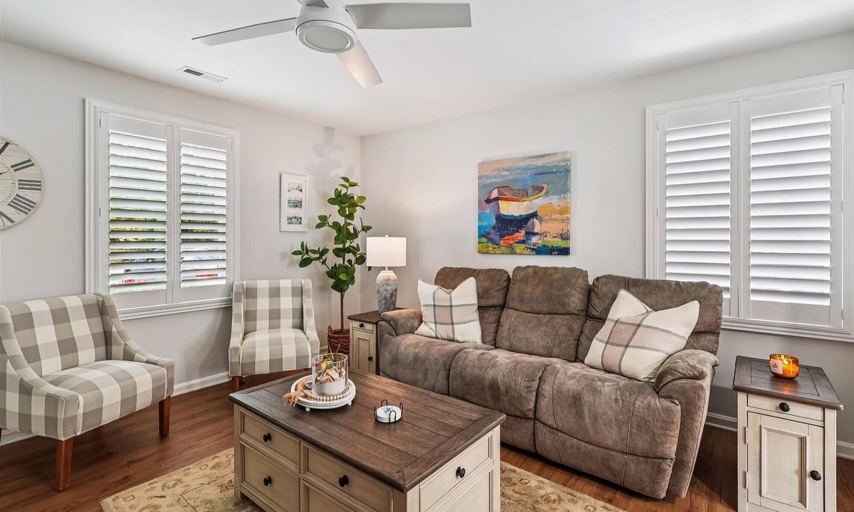 Annapolis House | Bay Ridge House- Charming 2-Bedroom Home – Large Backyard, Family-Friendly, Clos