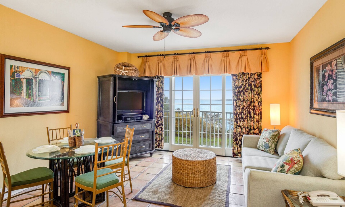 Midtown Ocean City Condo | Bay-View Condo at Coconut Malorie - WiFi, AC, Kitchenette, Shared Pool & Spa