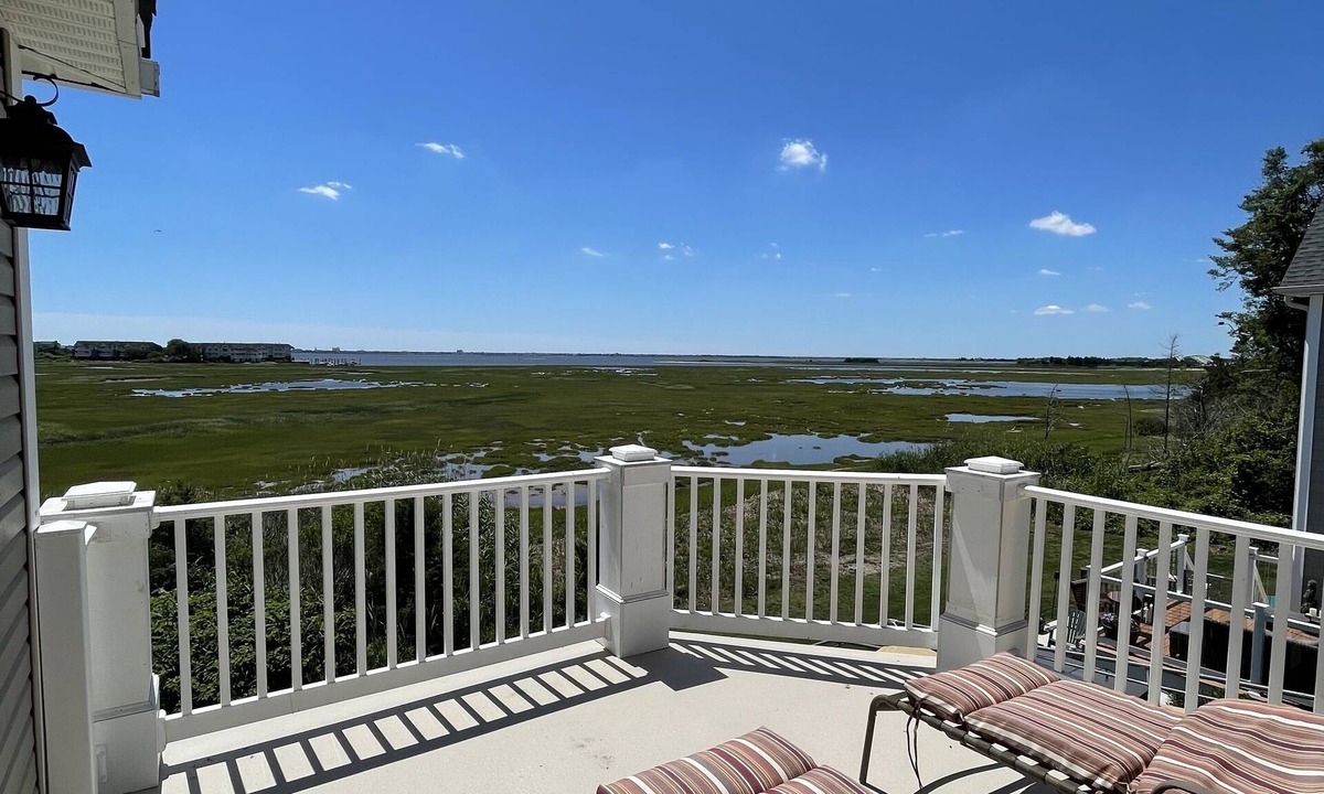 Somers Point House | BayDreaming-Bayview Home 5 minutes to Ocean City Beach