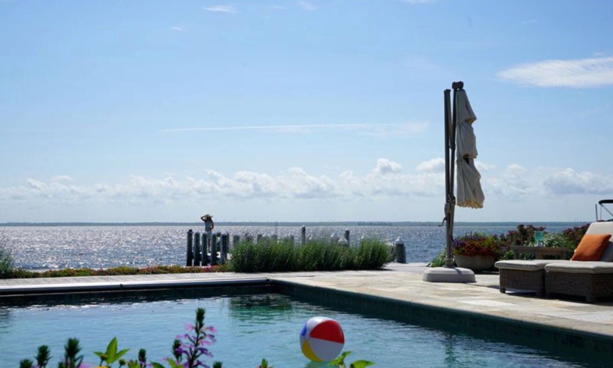 Loveladies House | Bayfront, 6-room family-friendly pool on the slopes, private complex paradise