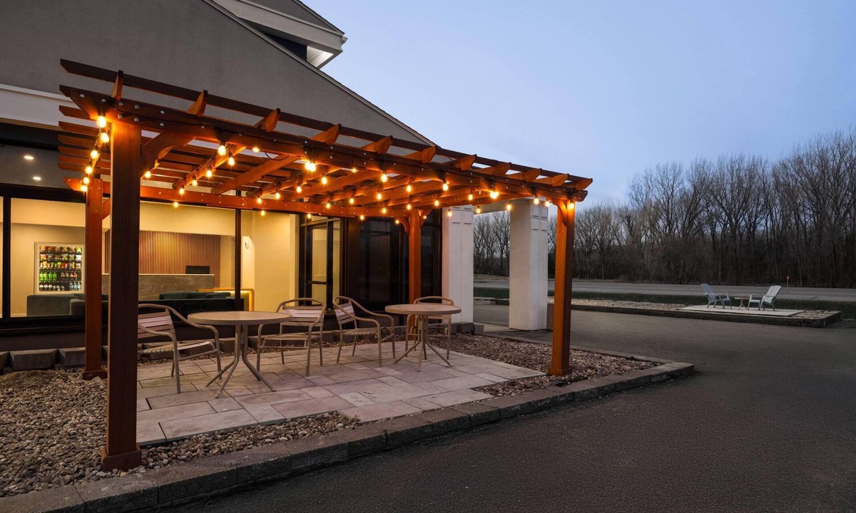 Mankato Hotel | Baymont by Wyndham Mankato