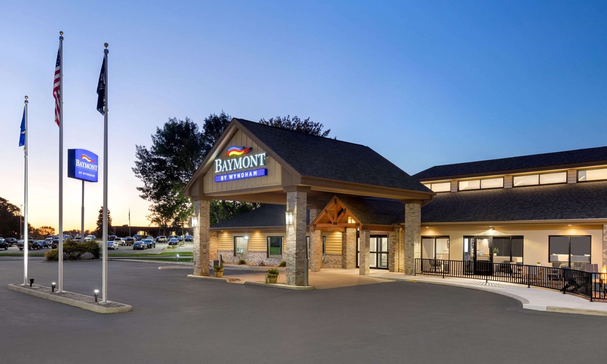 Owatonna Hotel | Baymont by Wyndham Owatonna