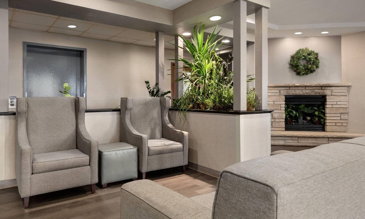 Rockford Hotel | Baymont by Wyndham Rockford