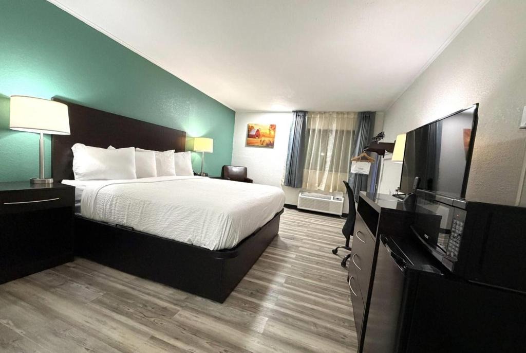 Newton Hotel | Baymont Inn & Suites by Wyndham Newton IA