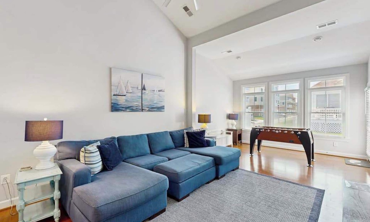 The Commons House | Bayside Resort -11282 Signature Blvd.
