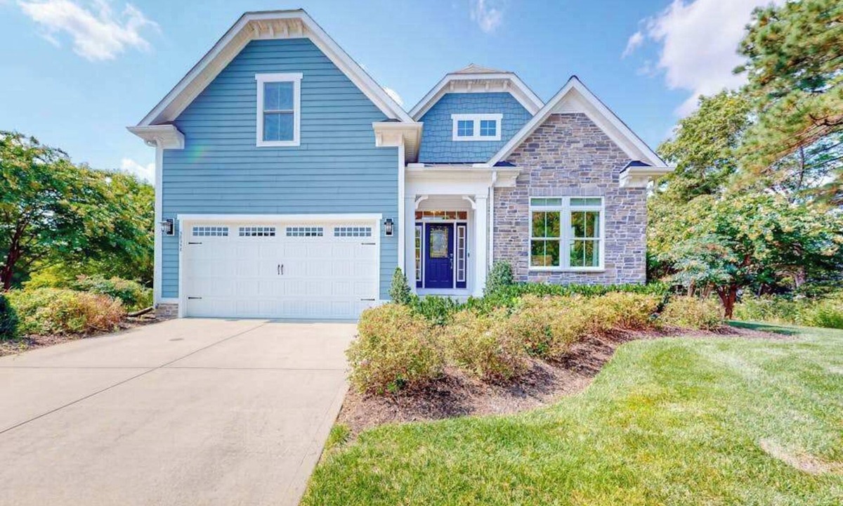 The Commons House | Bayside Resort home with paid-access pools & other resort amenities