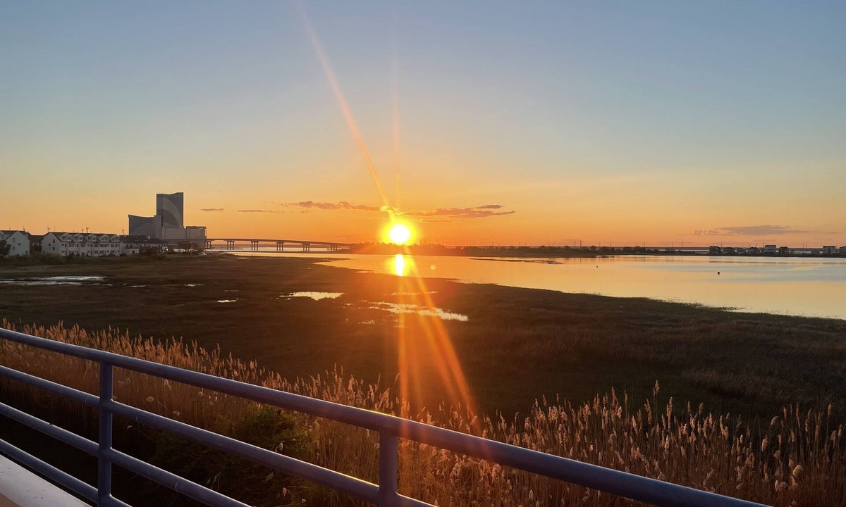 Southend House | Bayside Retreat with Fabulous Views, Short walk to the Beach, Marvelous Sunsets