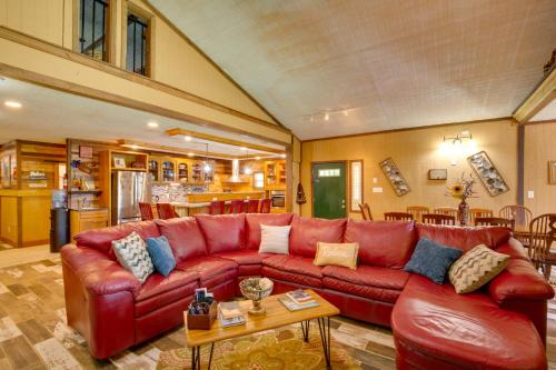 Lake Lafayette House | 'Bayview' - Lakefront Family Cabin in Odessa!