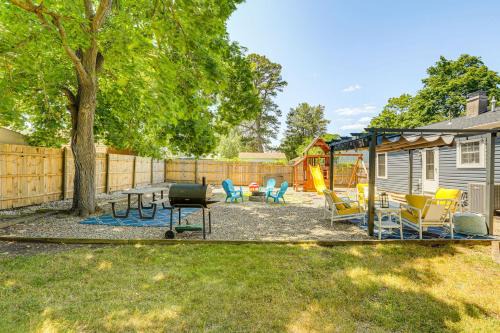 Bayville House | Bayville Getaway w/Fire Pit - 2 Mi to Beach!