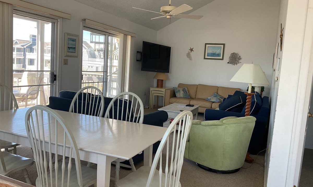 Gold Coast Condo | Beach Blk Condo 4bdrm/2 Baths O/S Shwr/2 Decks Ocean View