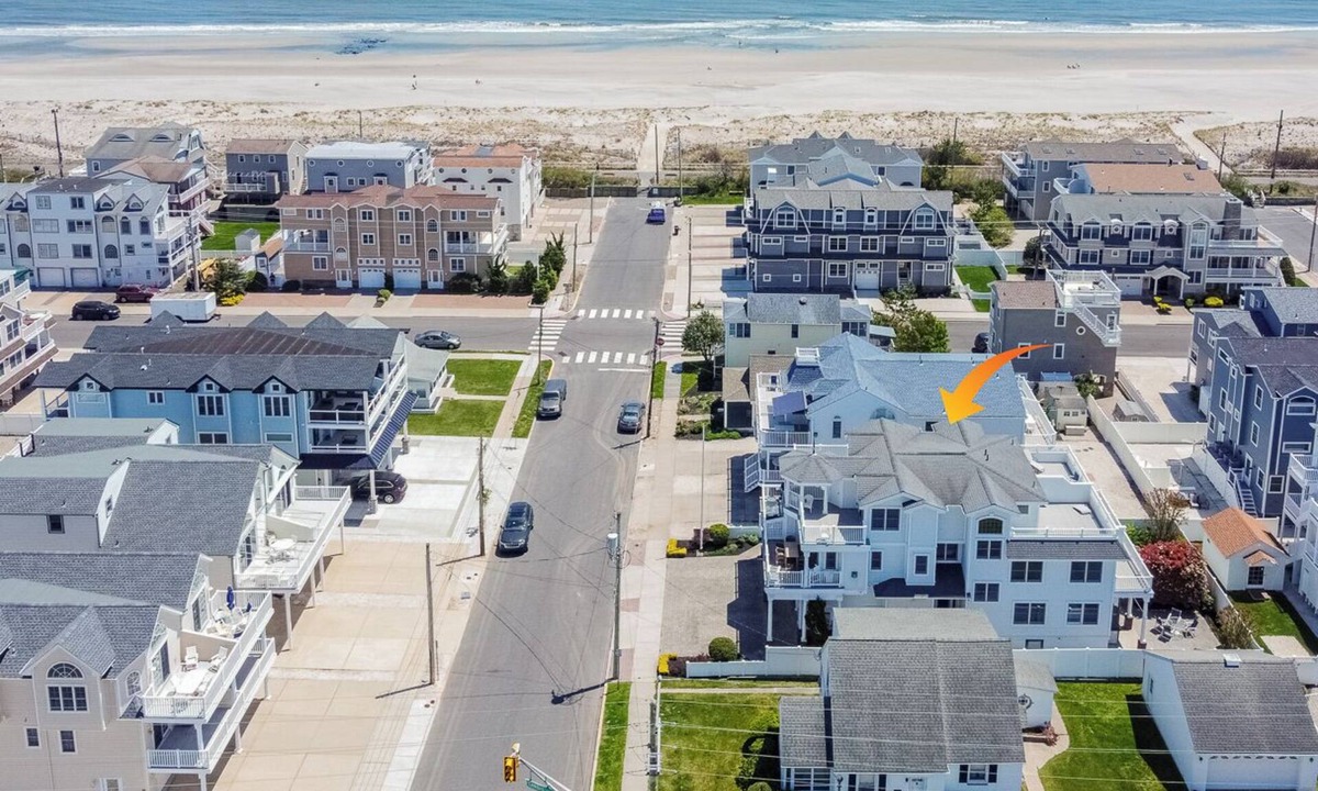 Dennisville House | Beach Block 5BR/3.5BA ~ Ocean-View Decks ~ Garage Bar ~ Sleeps 10 ~ Sea Isle