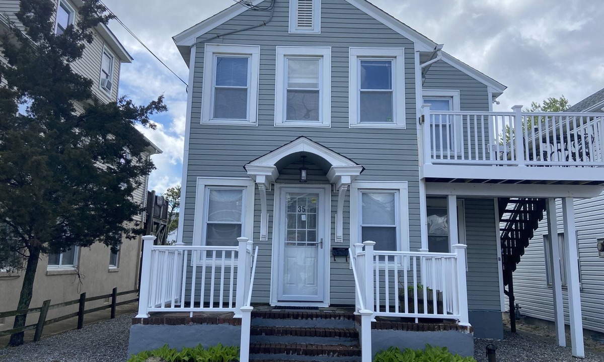 Ortley Beach Apartment | Beach Block, Renovated 2 bdrm, sleep 6, 1st flr unit Yard/Parking 4 beach badges