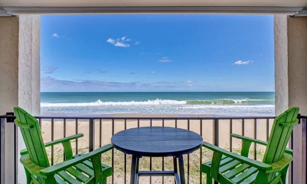 North Topsail Beach Condo | "Beachaholic" 2 bed/2 bath condo in Villa Capriani