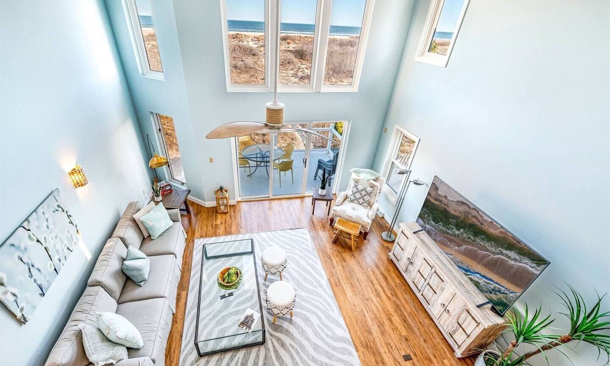 Gold Coast Condo | Beachfront, sleeps 13 4BR/2.5BA Condo w/Ocean Access