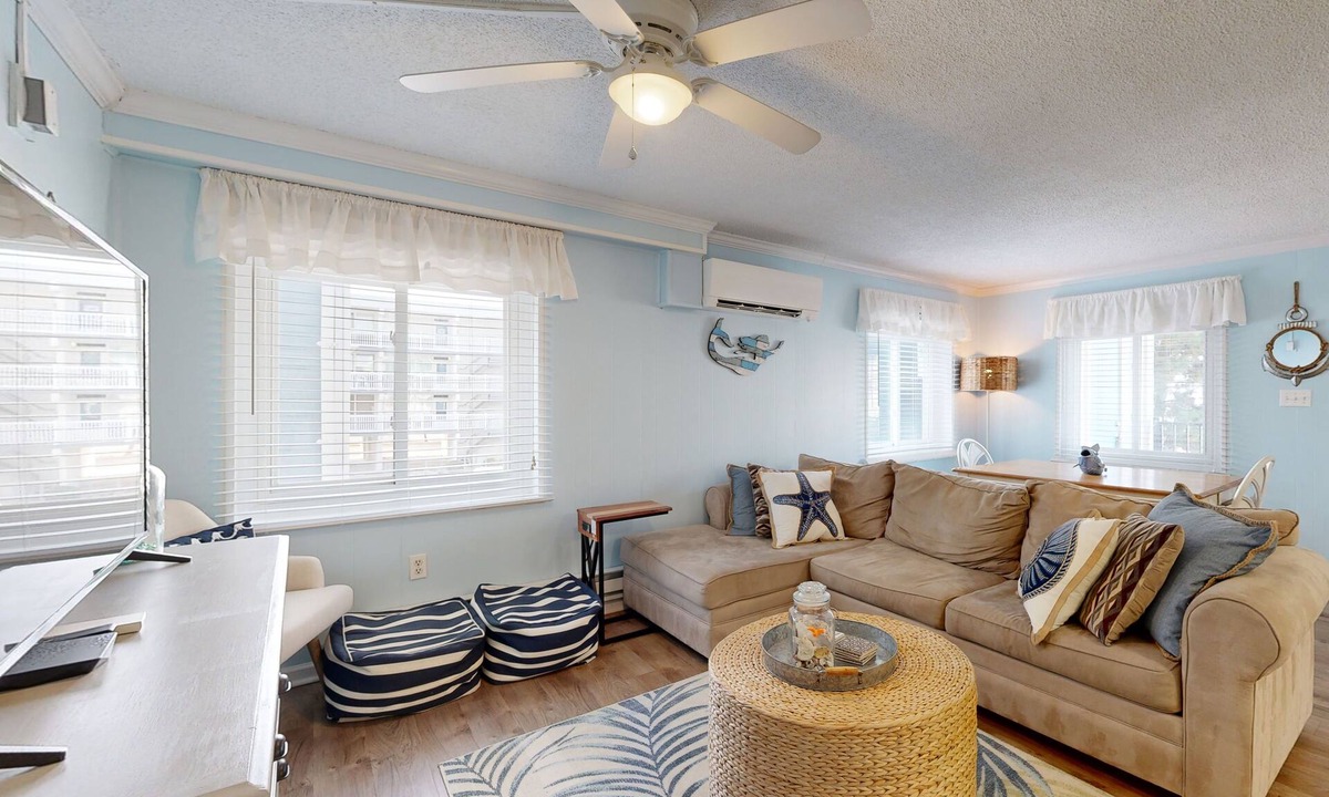 North Ocean City Condo | Beachy updated condo steps from beach with fast WiFi & furnished balcony