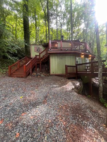 Mill Ridge House | Bear Lodge Inn - Banner Elk Peaceful & Cozy Cabin Retreat
