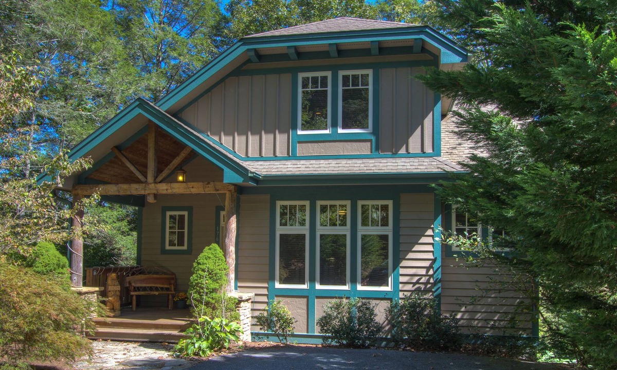 Foscoe House | Bearfoot Lodge at Echota Resort - Pool, Gym, Fishing Access, Private hot tub