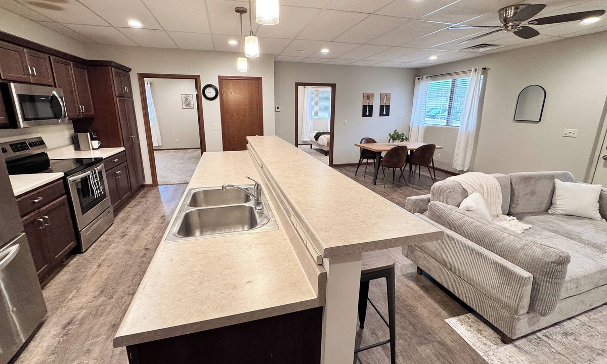 Beatrice House | Beatrice Beauty - Remodeled 2 bed 2 bath in quiet neighborhood
