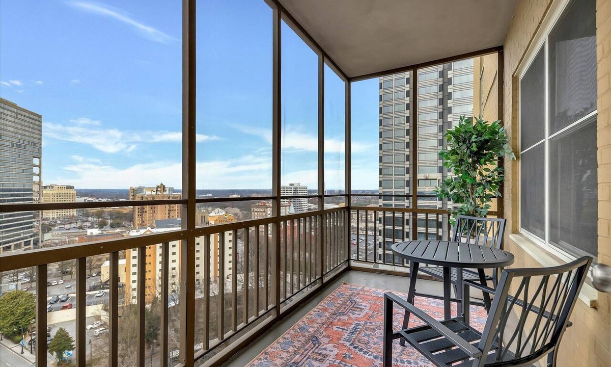 Downtown Atlanta Condo | Beautiful 14th Floor Condo w Private Balcony Views