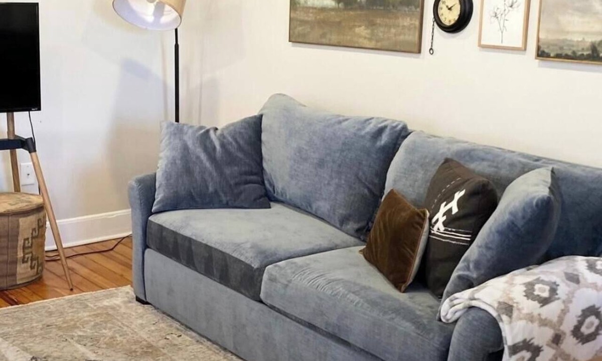 Frederick Condo | Beautiful 1900s Built 2BR Downtown Loft - 9 Min Walk To Carroll Creek - Pets OK