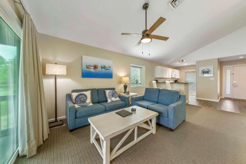 Fairfield Harbour House | Beautiful 2 bedroom condo in resort community