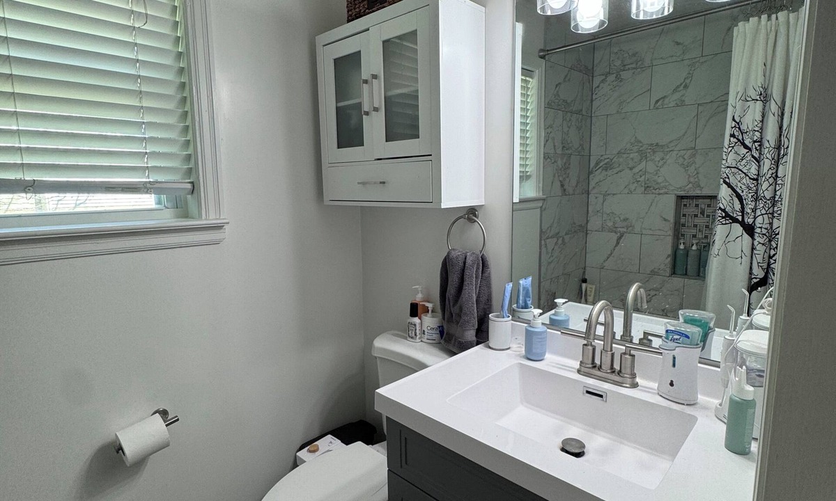 Lenexa House | Beautiful 2-bedroom house with AC in welcoming Lenexa