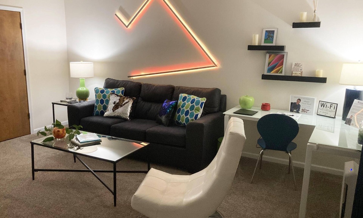 St. Joseph House | Beautiful 2-Bedroom Lodging with Awesome Amenities